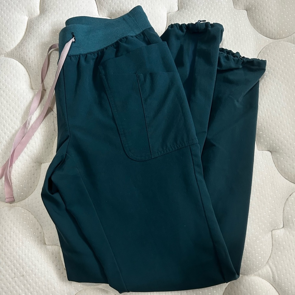 Caribbean Blue Figs Scrub Bottoms